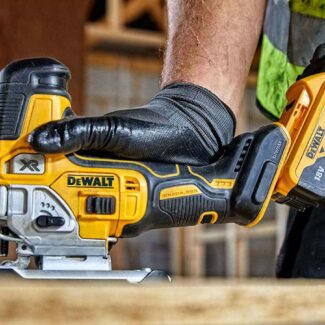 Dewalt sega mpatarias 18v dcs335nt 2