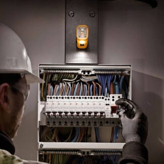 Dewalt fakos batarias epanafortizomenos DCL183 3